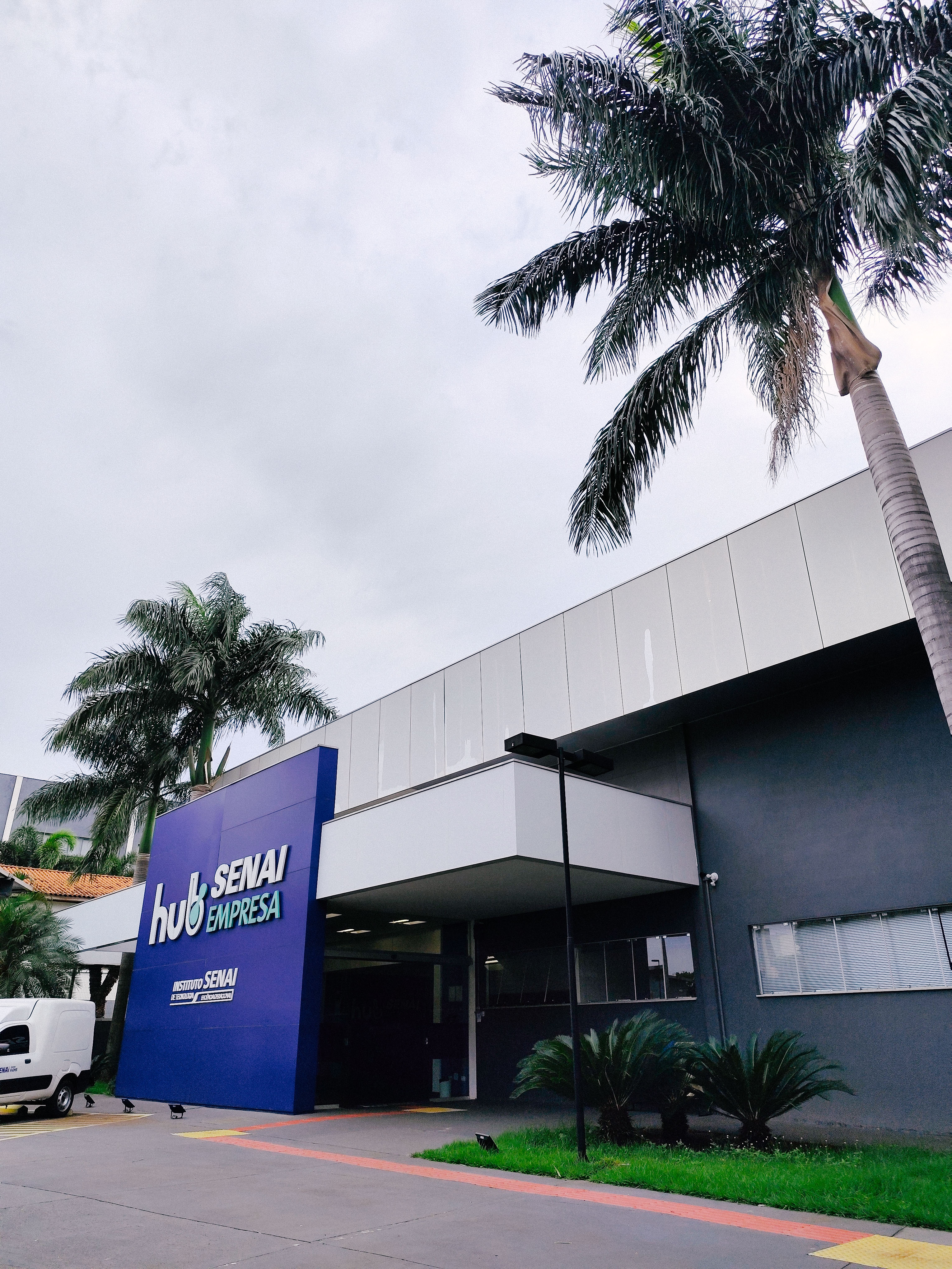 Fachada do SENAI Empresa
